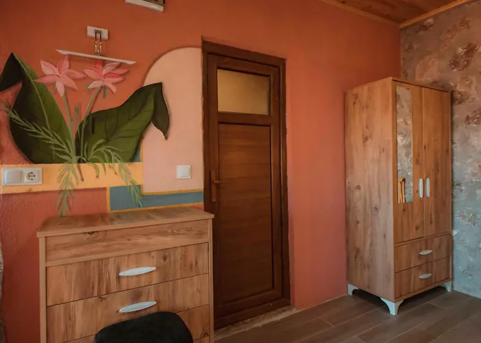 Yoruk Evi (adults Only) Affittacamere 3*